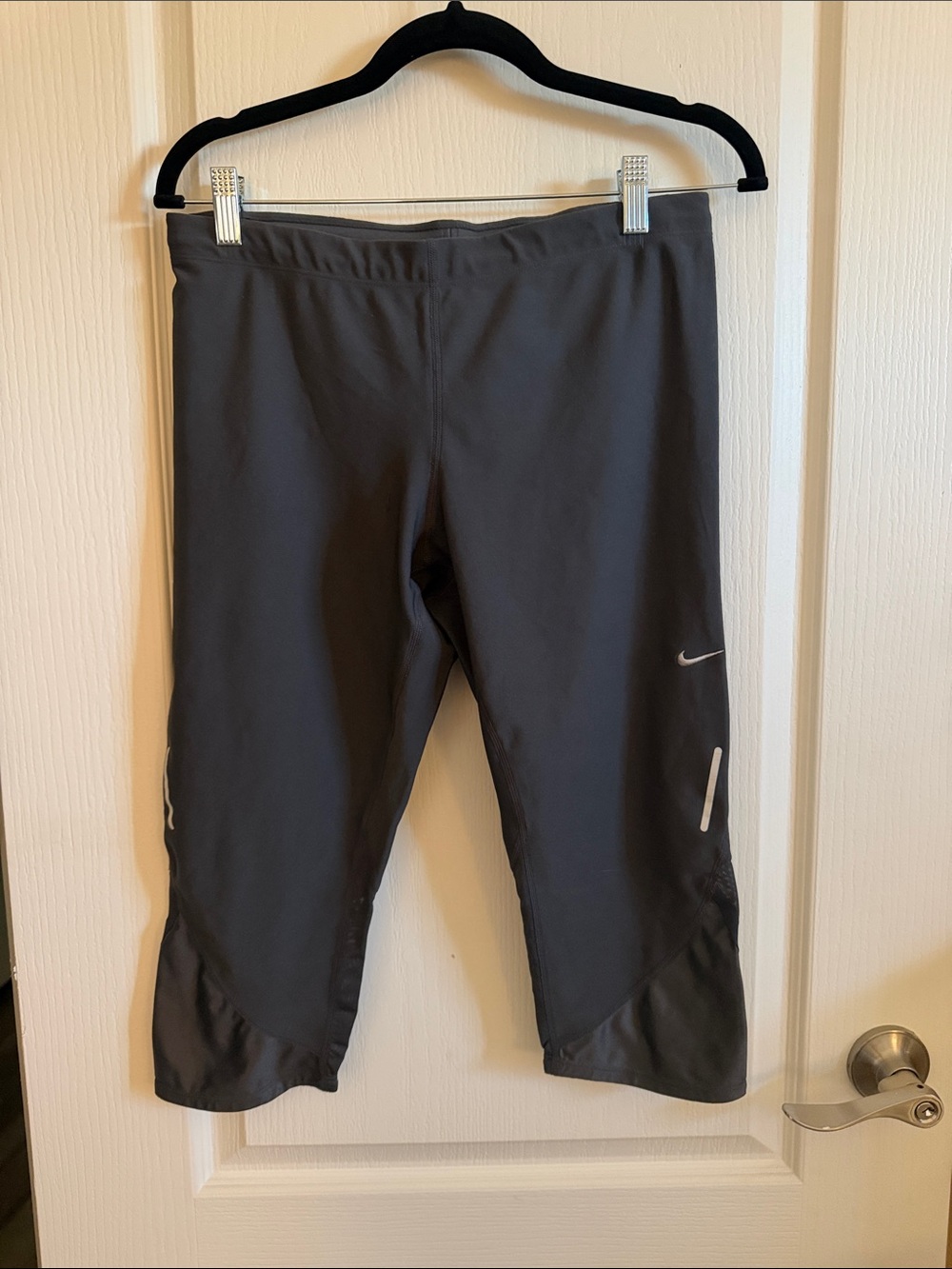 Nike Dri-Fit Women’s Gray Capri Athletic Leggings with Reflective Accents